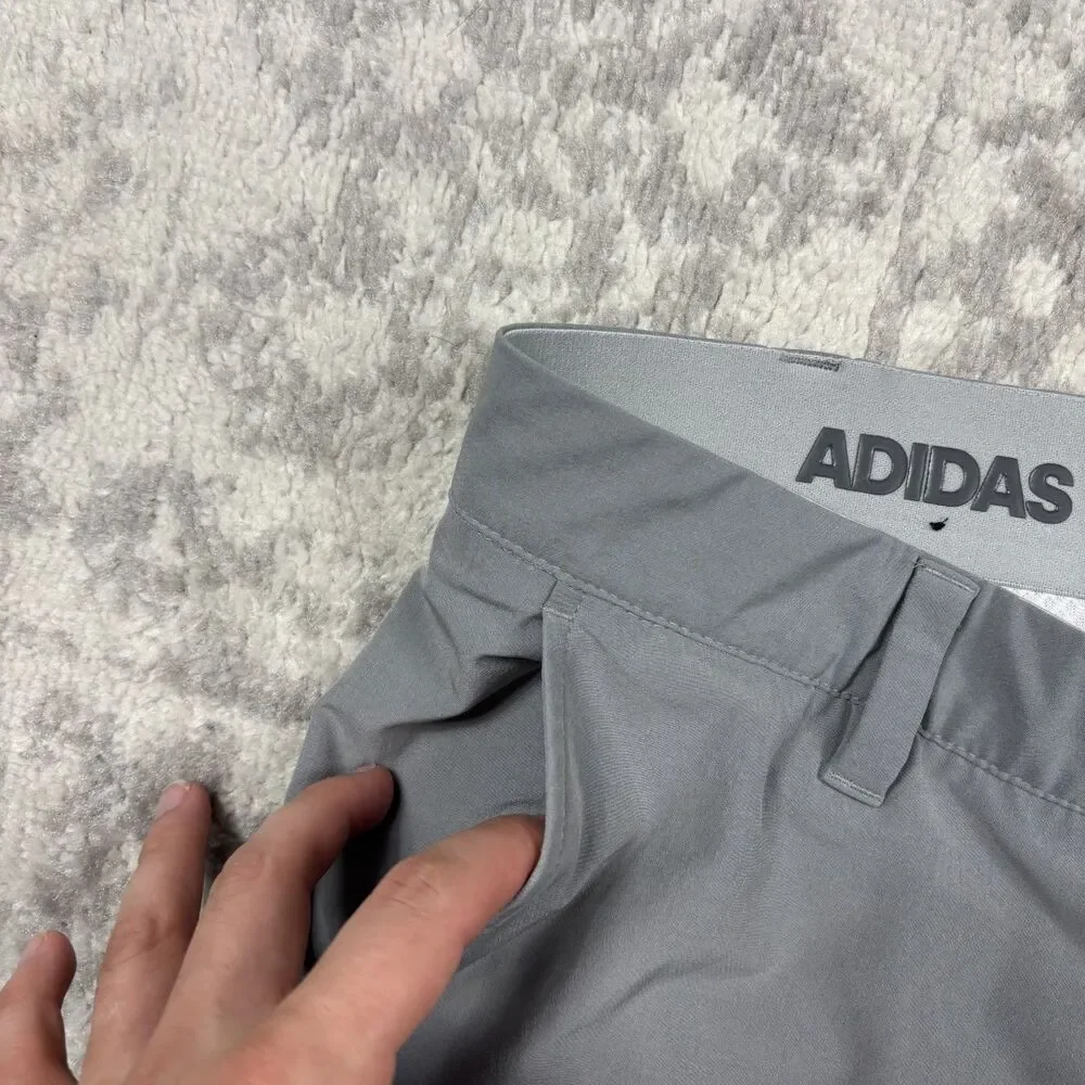 Adidas Golf Shorts Mens Gray Stretch Performance Flat Front 11 Inseam Size 32